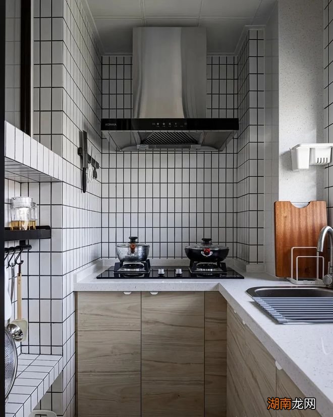 24m2塞下60m2的配置?这个小户型,给我看愣了