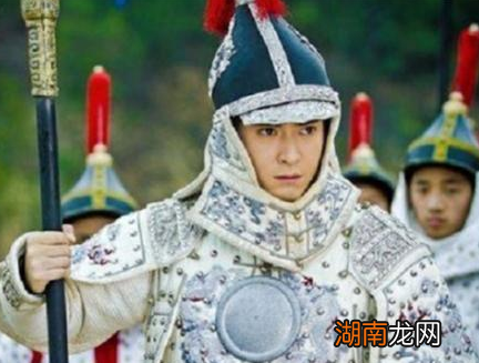 多尔衮作为名利双全的摄政王，为什么不直接称帝？