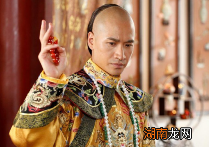 雍正帝登基后，他是如何对待自己的其他兄弟的？