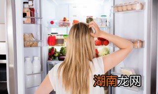 冰箱在柜子旁边可以吗 冰箱可以放柜子里边么