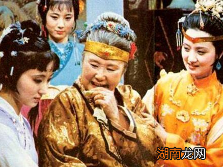 古代女子不能轻易出门 她们会在房间里做些什么