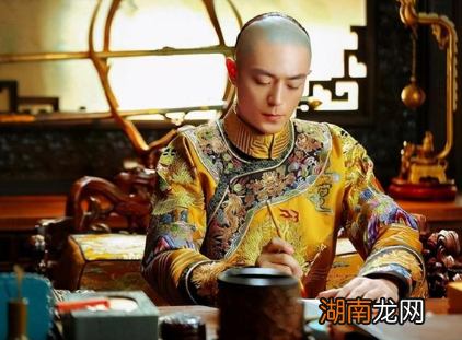 为什么说嘉庆帝是清朝皇帝中最为特殊的一位?他亲政前过着怎样的日子?