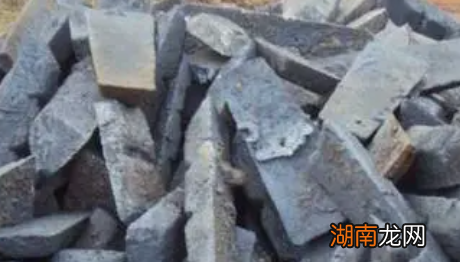 铁的冶炼技术是如何发明的？经历了哪些变迁呢？