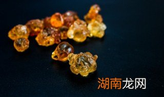 采摘下桃胶怎么晒干 自己摘的桃胶怎么晒干