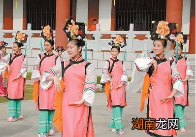 清朝宫女入宫之后 她们第一件事情为什么是剃头洗澡