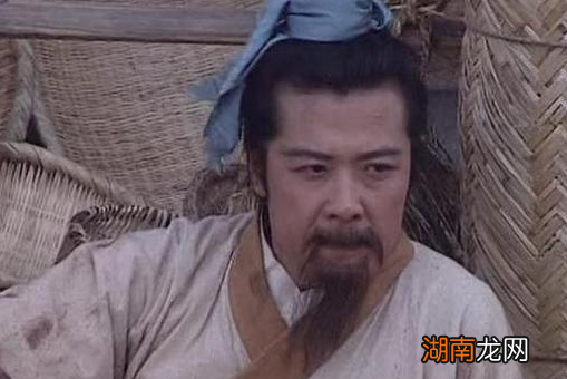 刘备靠卖草鞋为生，他是如何养起那么多人马的？