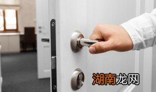 卫生间用木门可以吗，卫生间用实木门可以吗