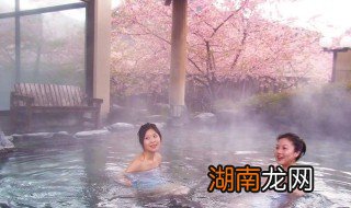 冬天泡温泉需要注意什么 冬天泡温泉需要注意什么事项