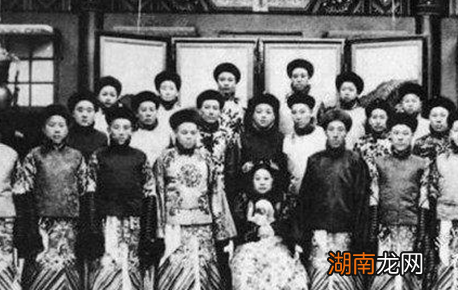 清朝太监一个月的工资有多少 换做现在是多少钱