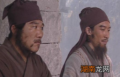 梁山寨主王伦为何要处处刁难林冲呢?