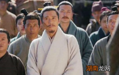 李斯在是秦朝的功臣，为何落得腰斩的下场呢？