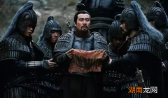 曹丕继位后，为何就光追着东吴打？